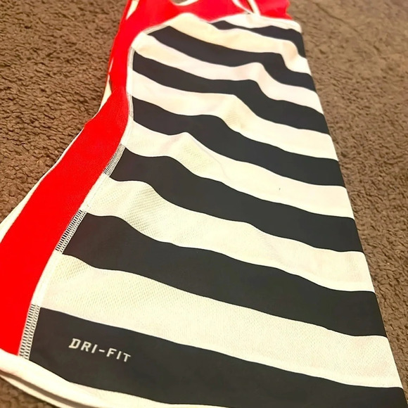 Nike dri-fit - Picture 4 of 4